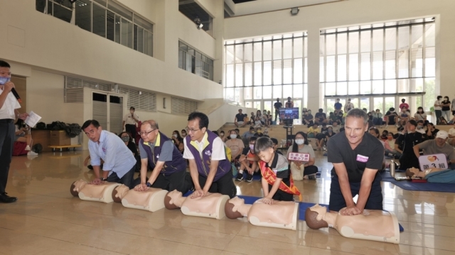 「非常救護~守護升級」26鄉鎮市連線學習CPR+AED
