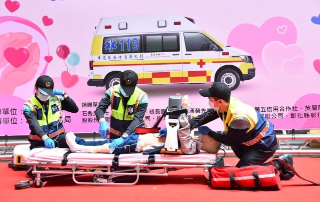 救護車聯合捐贈儀式